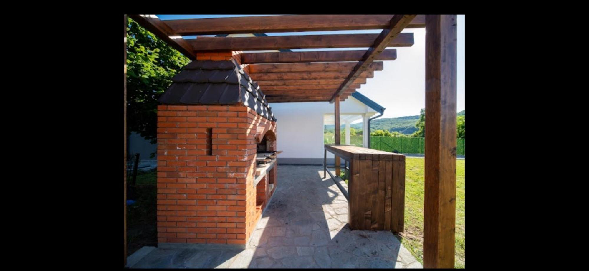 Vila Tom & Jerry Raška 外观 照片